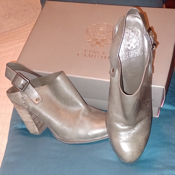 Booties - Picture 4 of 5